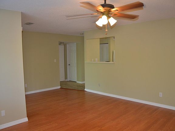 Living Room / hallway