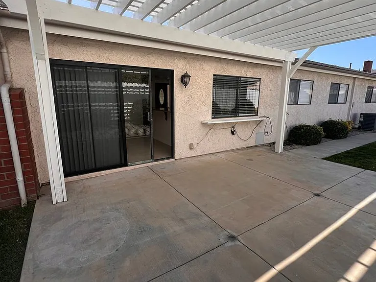 1142 Ashbury Ct — Photo 8