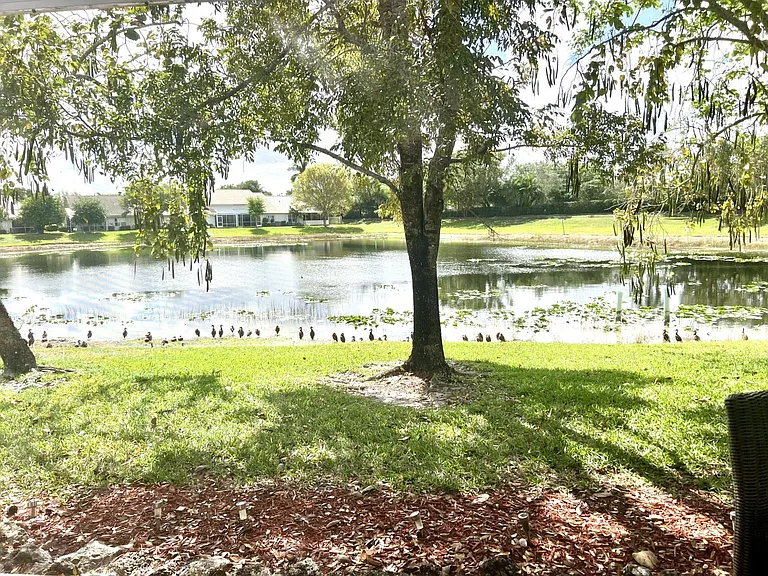 10614 Lake Shore Dr — Photo 33