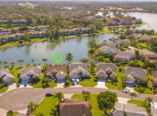 752 Lambton Ln, Naples, FL 34104