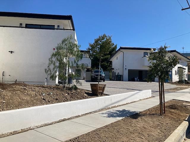 1st image of 25621 Rolling Hills Way