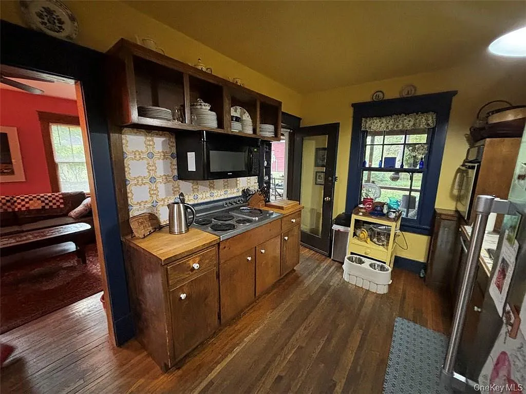 2 bed, 2.0 bath, 1887 sqft, $2,750 — Photo 2