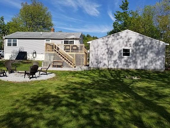 3rd image of 134 Woodlawn St