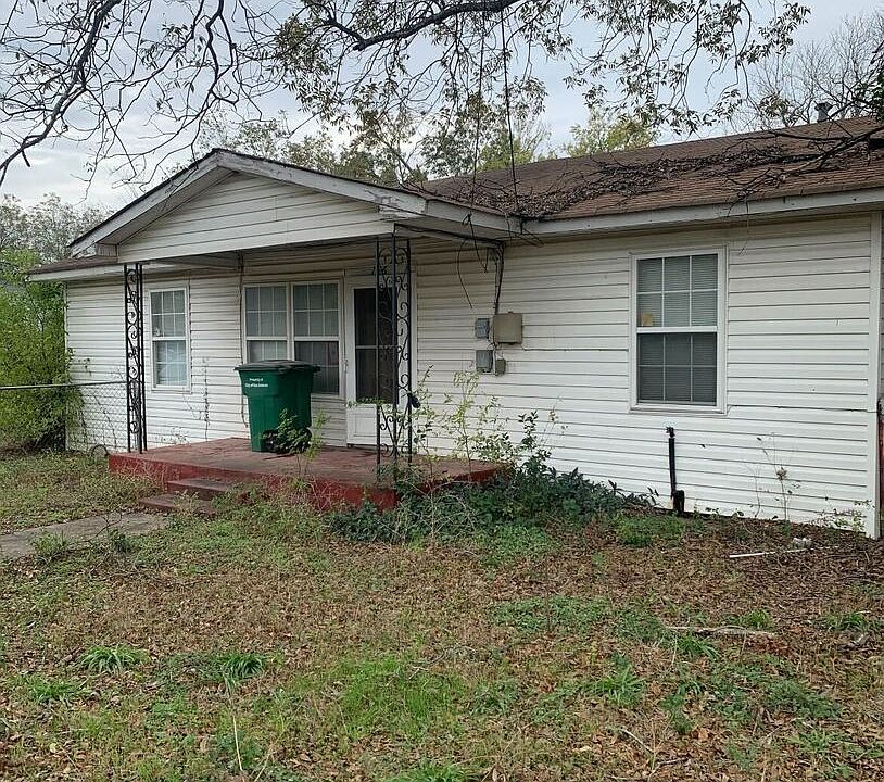 1st image of 126 Sims Ave