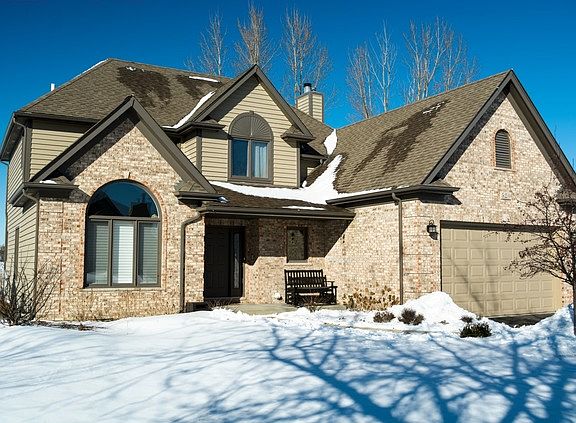3rd image of 529 Waubonsee Cir