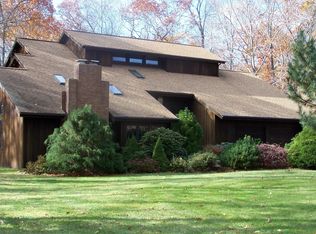 250 Briarwood Dr, Guilford, CT 06437