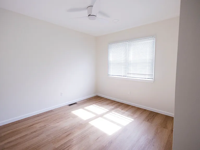 1521 Margaret Ct — Photo 18