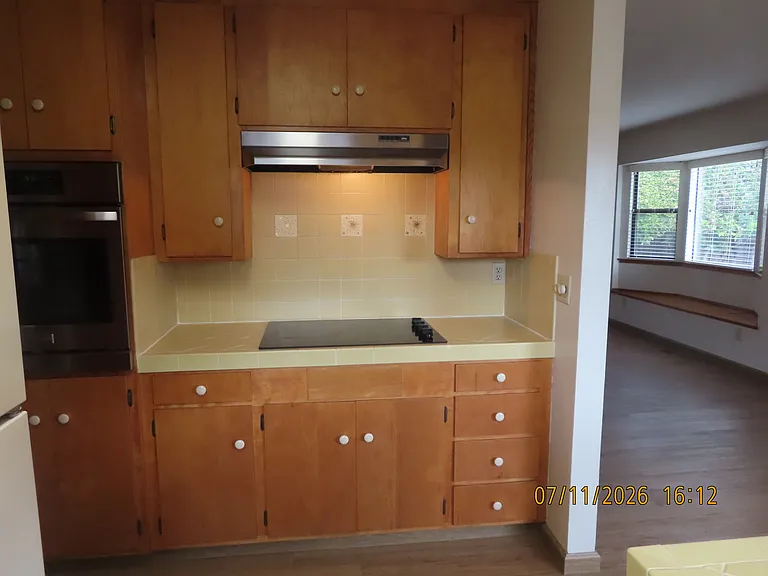 Kitchen cooking area