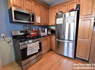 29 Ricker Rd #U2, Newton, MA 02458