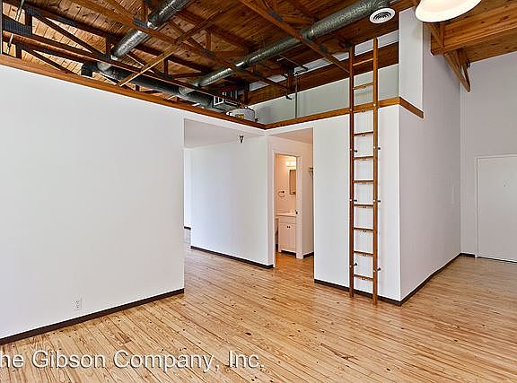 5th image of 4118 Commerce St APT 204
