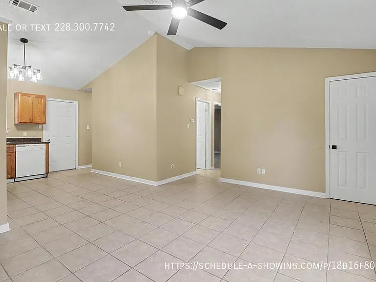 2414 34th Ave — Photo 5