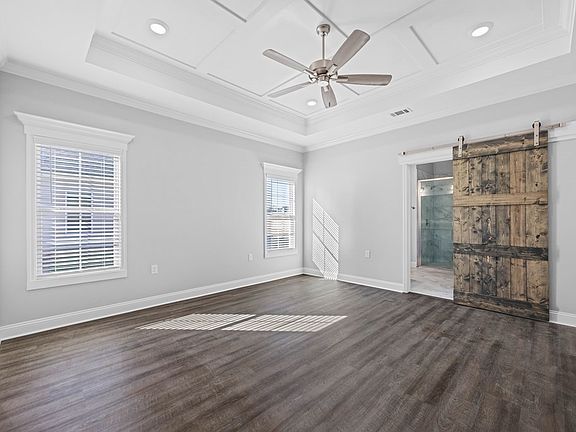 3rd image of 3896 Lu Ln