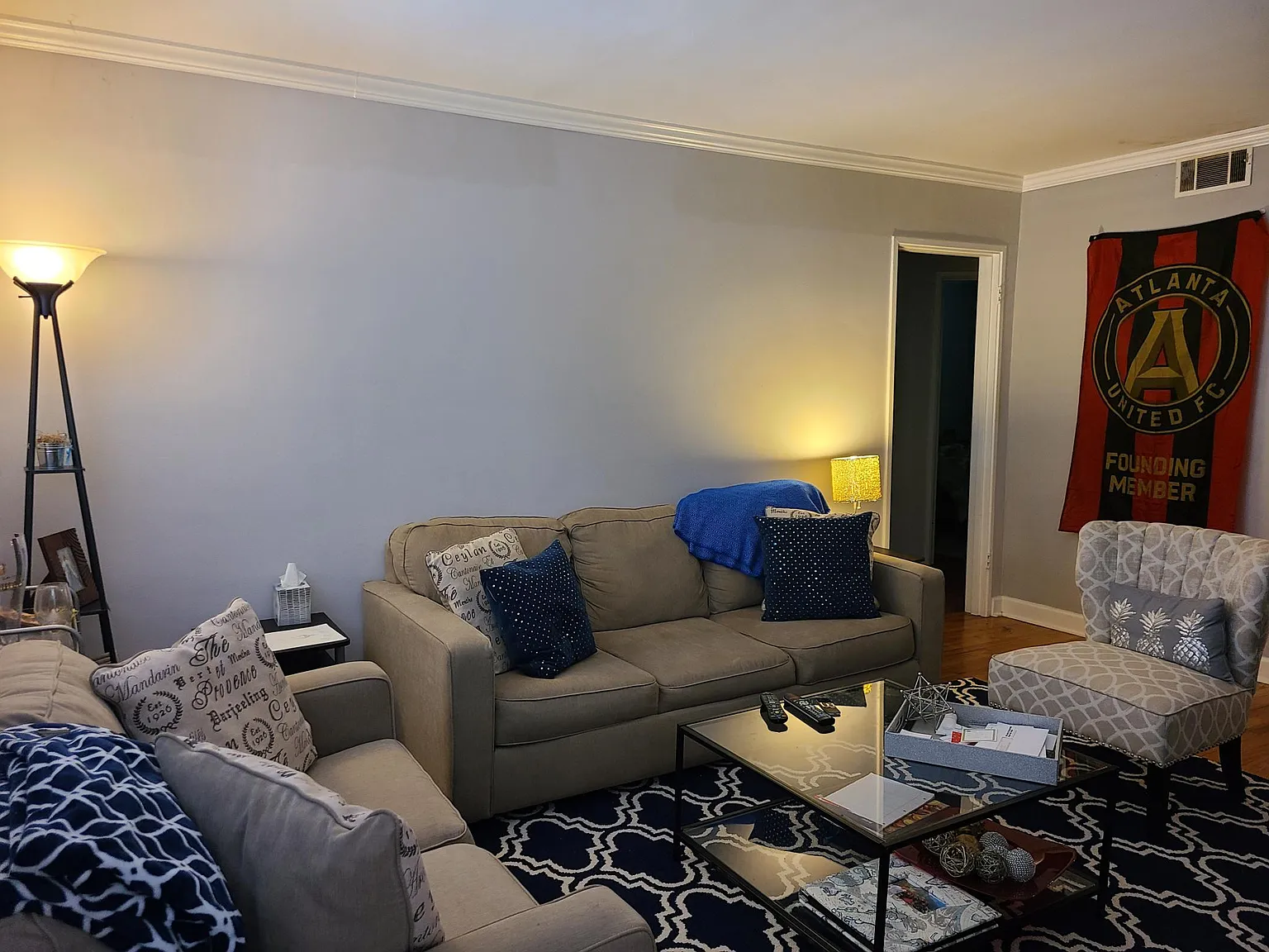 2 bed, 860 sqft, $2,000 — Photo 2