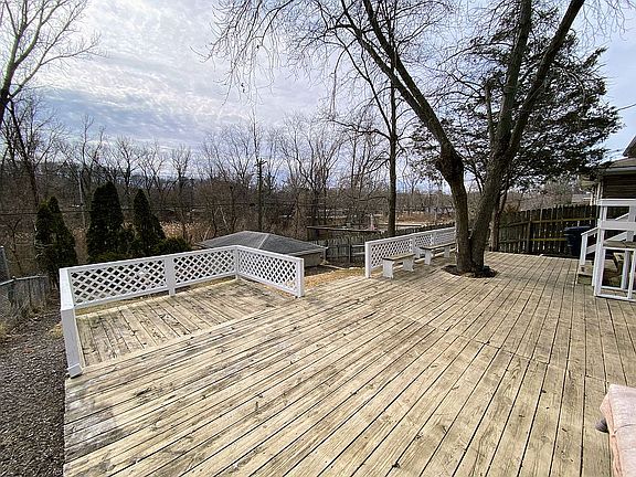Expansive Deck