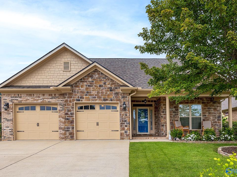 1st image of 3010 Hampstead Dr SE