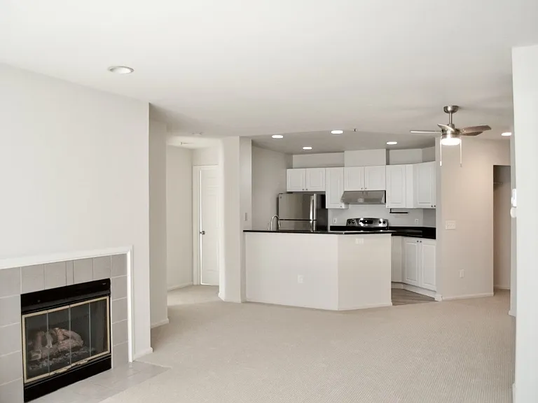 Bellevue Heights Apartments — Photo 25