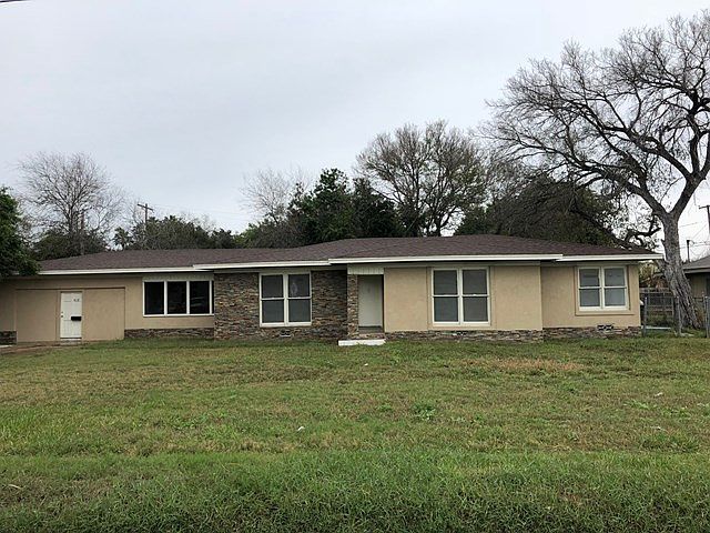 1st image of 410 Pecan Blvd