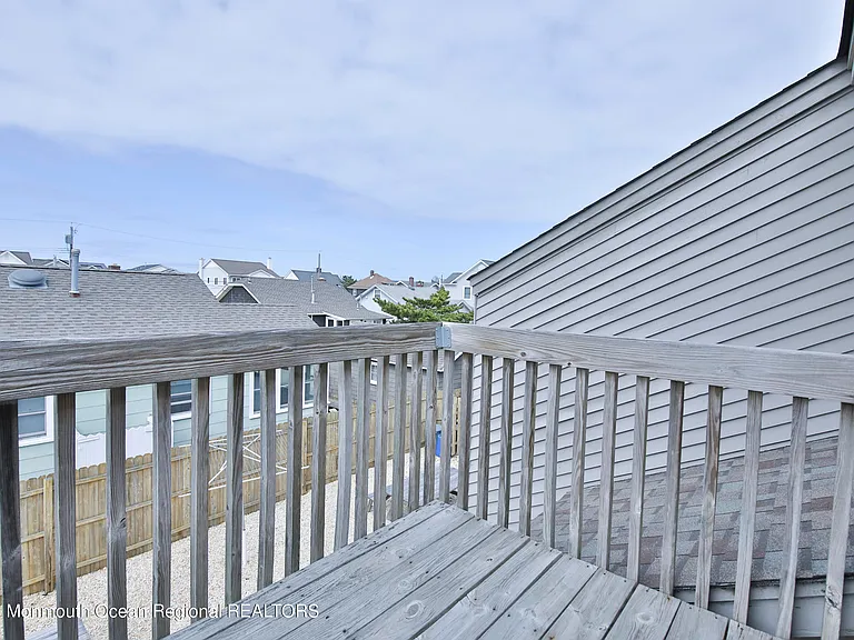 21 Brown Ave — Photo 39