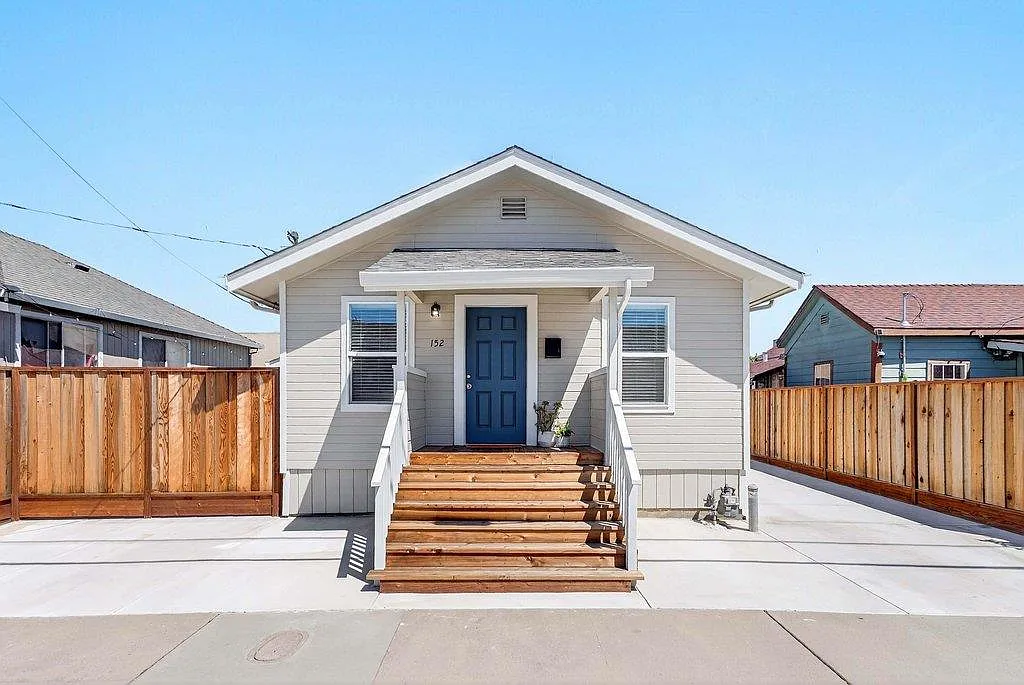 152 Grove St photo 1
