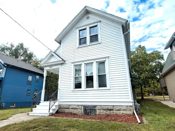 1610 S 10th St, Manitowoc, WI 54220