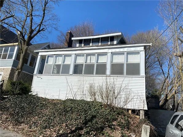 702 Arthur St, Syracuse, NY 13207