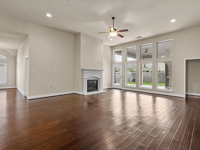 2524 Davis Prairie Ln — Photo 13