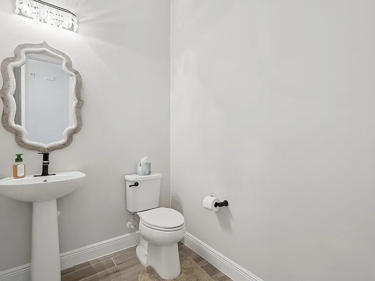 7790 Four Seasons Blvd — Photo 18