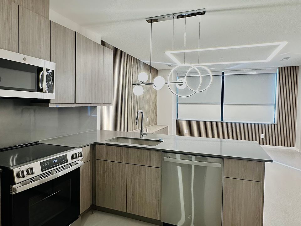 1st image of 40 W Forth St #1903