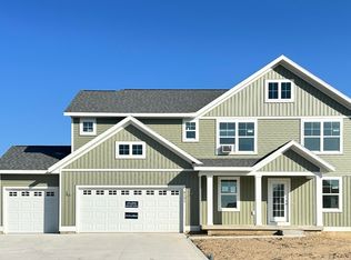 8292 Bauerridge Ave, Jenison, MI 49428