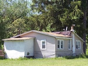 2nd image of 144 Mechanic St
