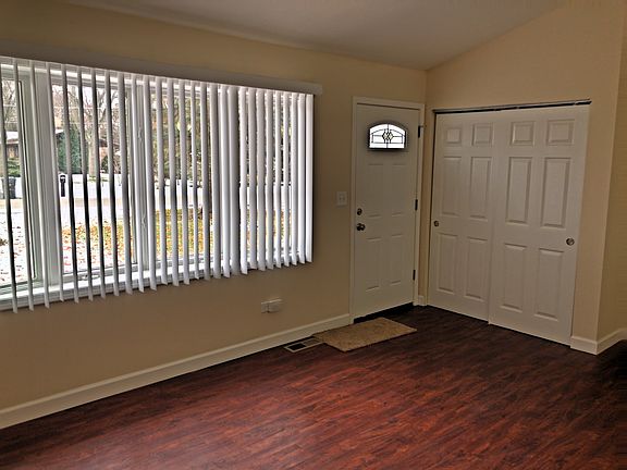 3rd image of 38790 N Gilbert Ave