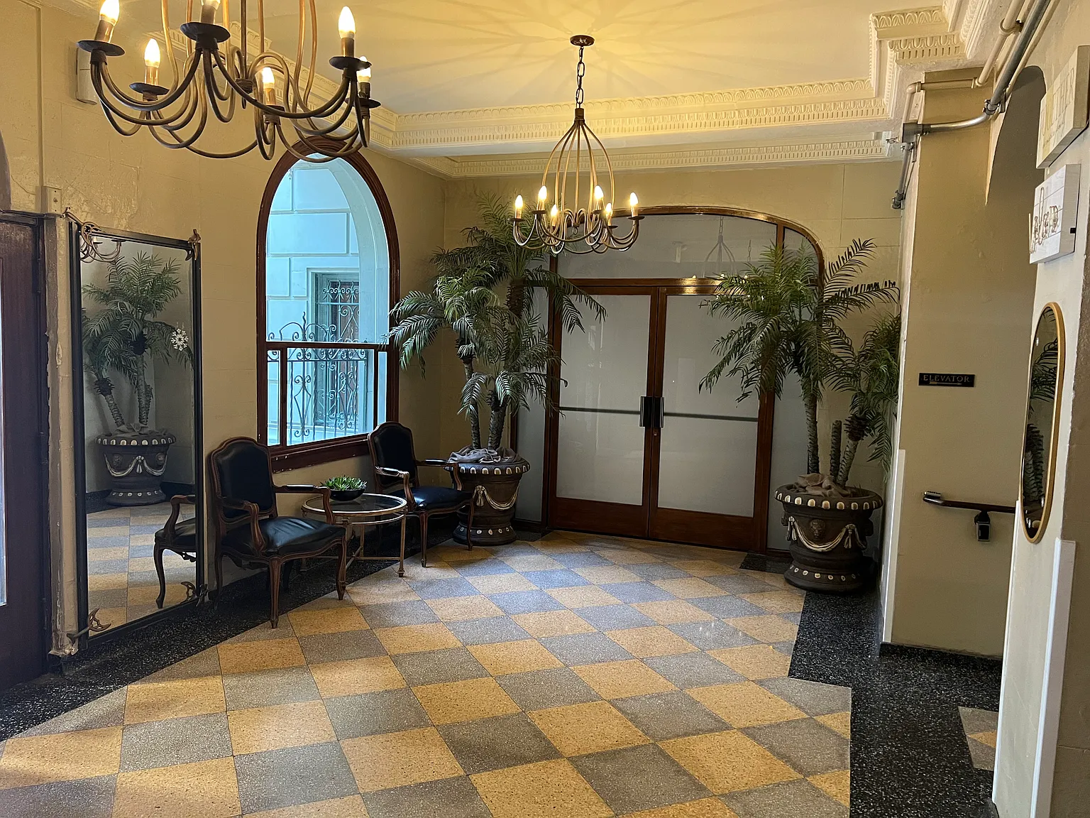 Studio, 450 sqft, $1,249 — Photo 3