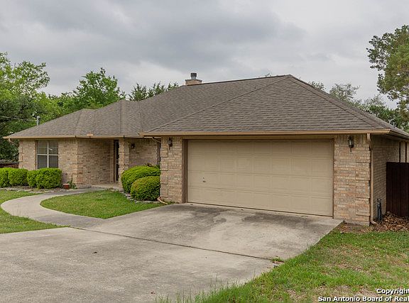 3rd image of 412 E Tanglewood Dr