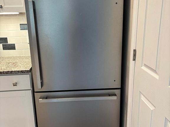 4th image of 1600 Long Grove Dr Unit 1222