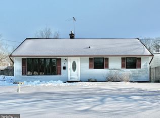 6 Holly Dr, West Berlin, NJ 08091