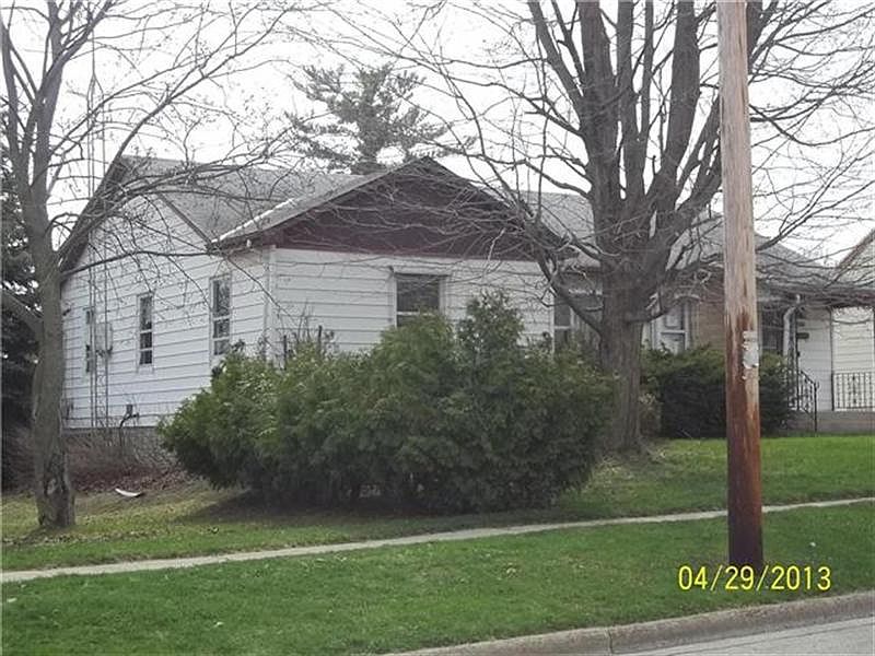 2nd image of 216 Grand Blvd