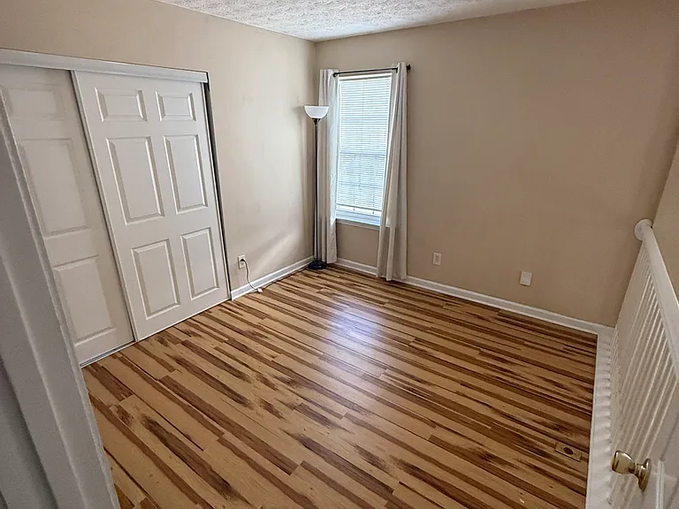 210 Lakebirch Dr — Photo 12