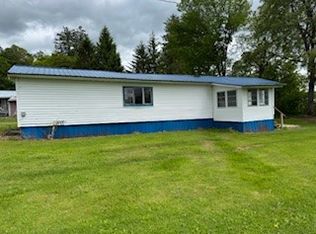 105 Loomis Ln, Sherburne, NY 13460