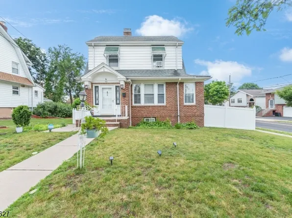 462 Summit Ave, Carlstadt Boro, NJ 07072