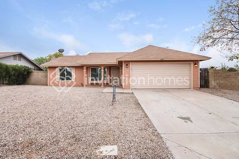 1st image of 2551 E Diamond Cir