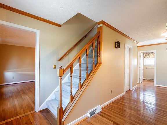 4th image of 203 Buckingham Dr