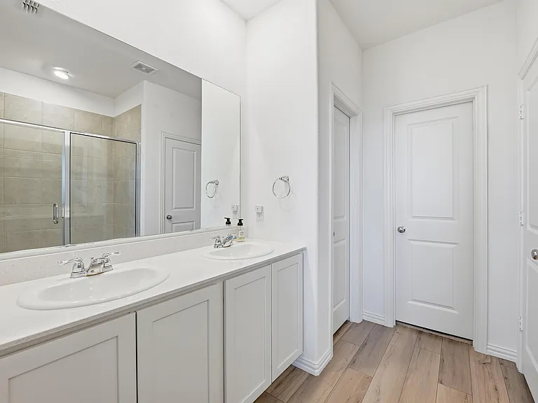 216 Post Oak St — Photo 7