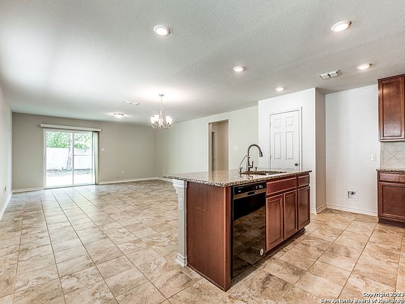 5th image of 8122 ASSUMPTION DR