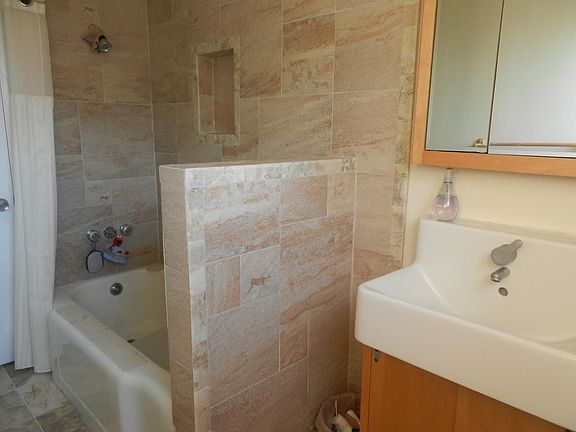 4th image of 5956 Laird Ave
