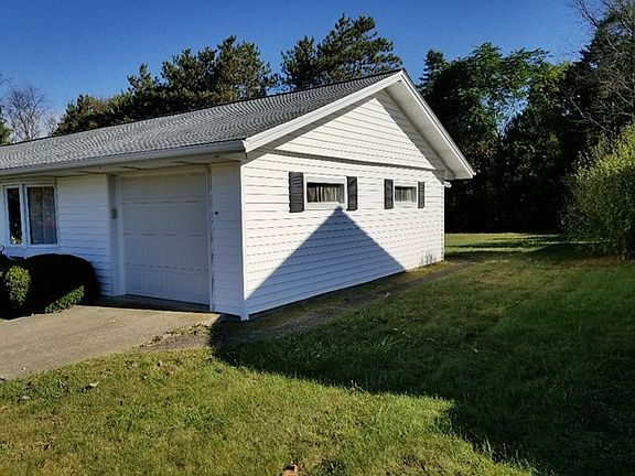 3rd image of 25 Drake Dr