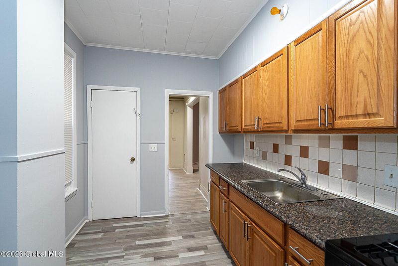 4th image of 351 2nd Avenue