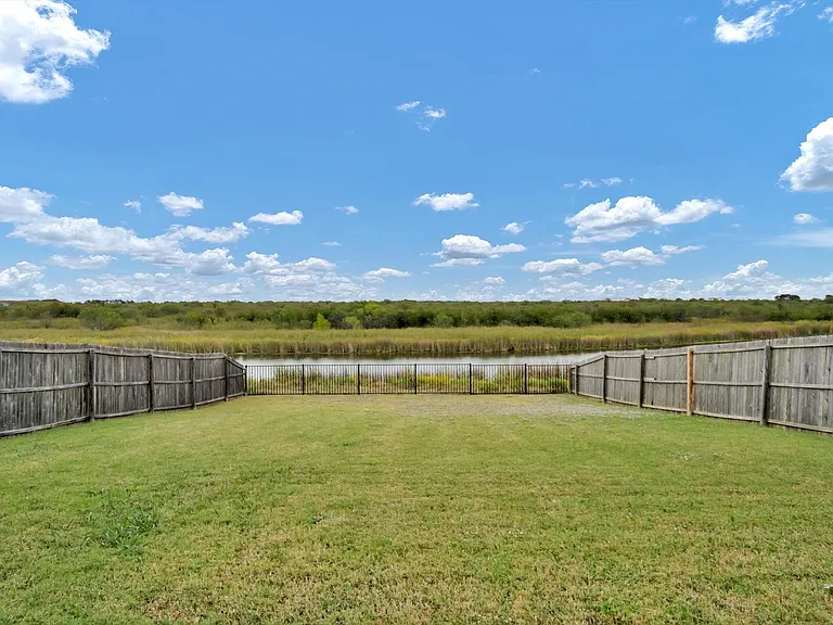 5100 Royal Springs Dr — Photo 23