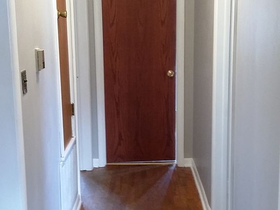 5th image of 1505 W Oak St
