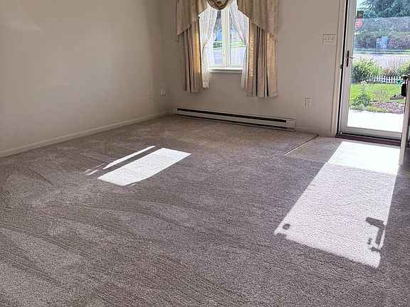 4th image of 1220 Hunters Woods Dr