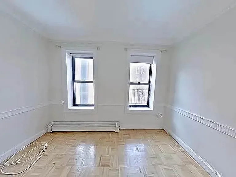 195 E 2nd St #17 — Photo 3